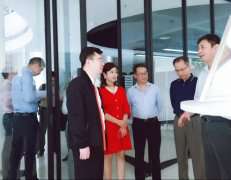 广东省工业和信息化局莅临开云官方版网站登录入口-开云(中国)调研制造业创新中心建设情况 